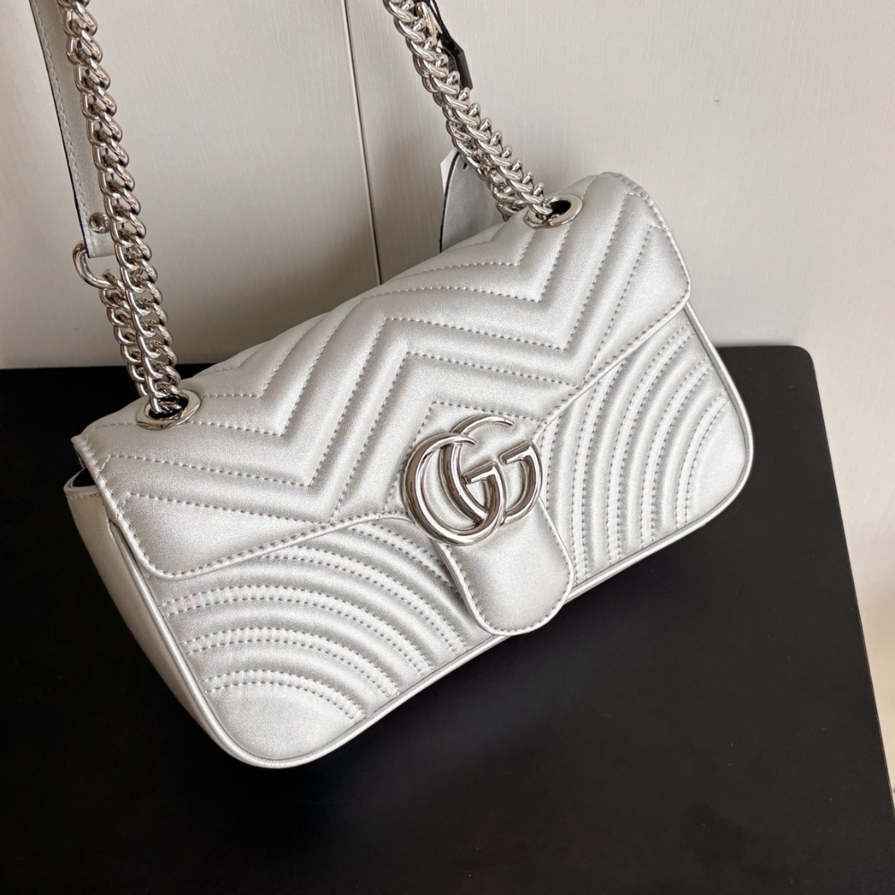 Gucci Gg Marmont Medium Shoulder Bag Metallic Silver Leather 26Cm 443497 AAESP 8106 - Image 2