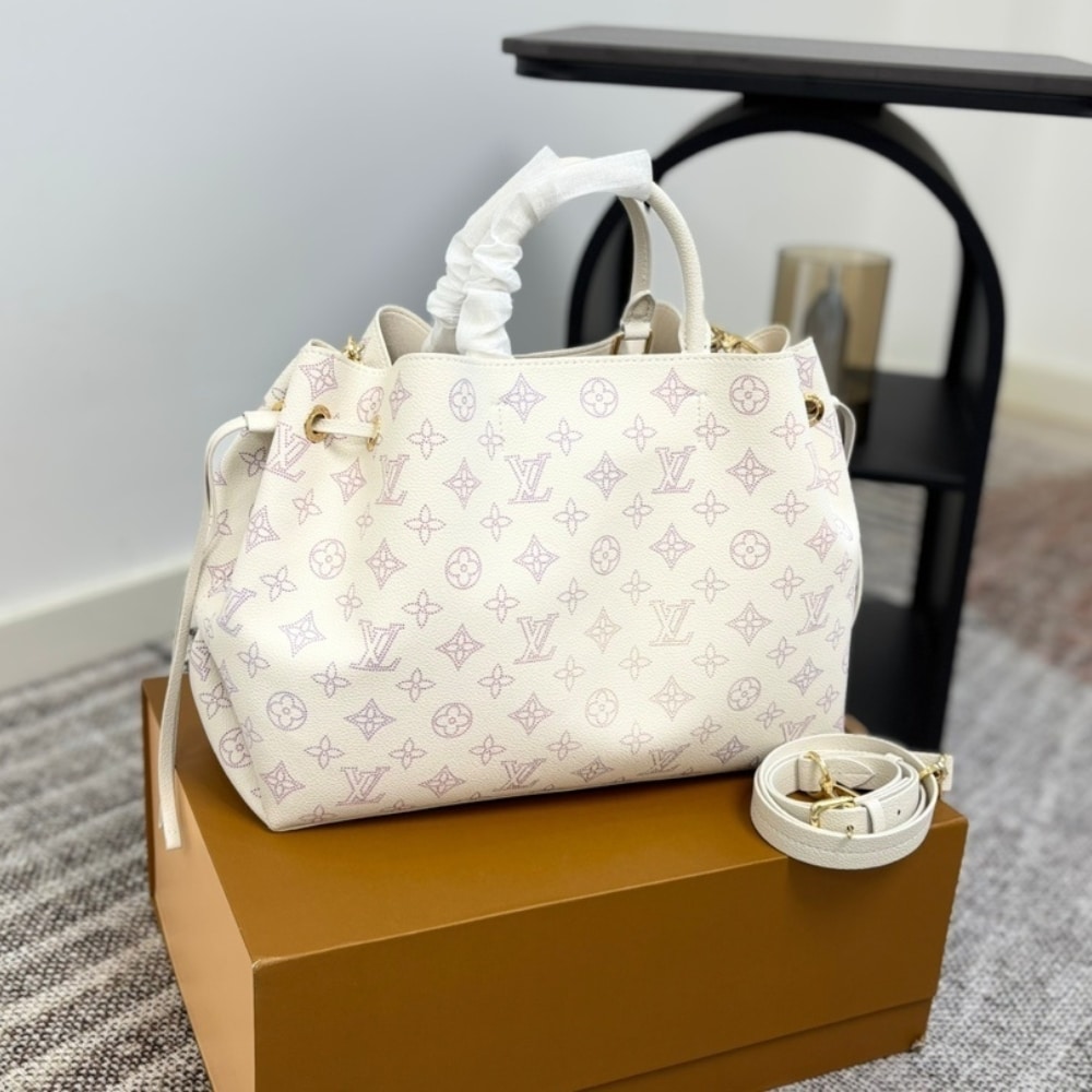Louis Vuitton Bella Tote Mahina Leather Bucket Bag Dream Cream 32Cm M15116 - Image 3