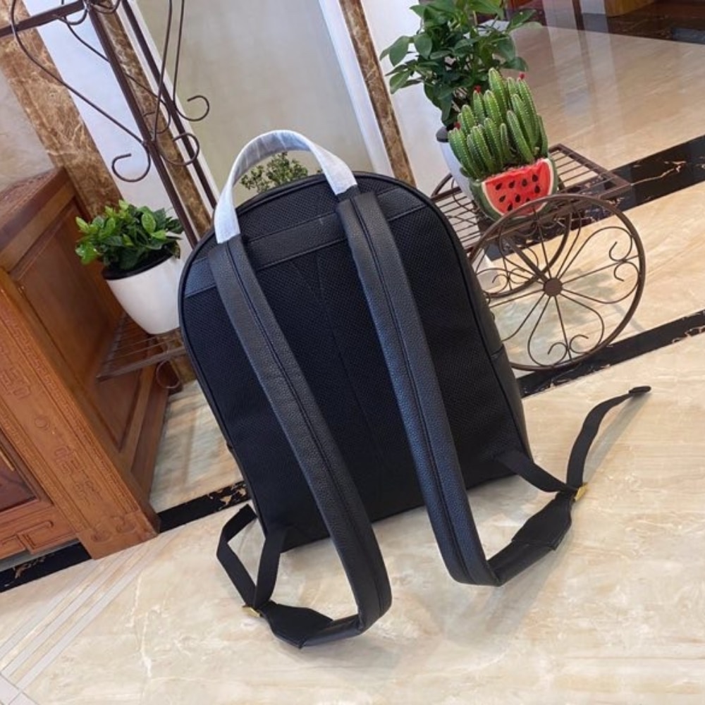 Gucci Grained Leather Backpack Black 41cm - Image 6