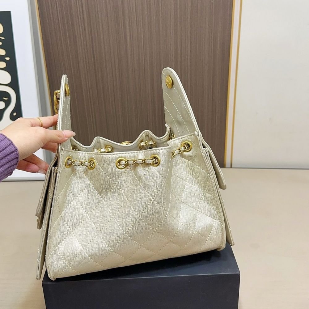 Chanel 25 Small Handbag Light Yellow 26Cm - Image 4