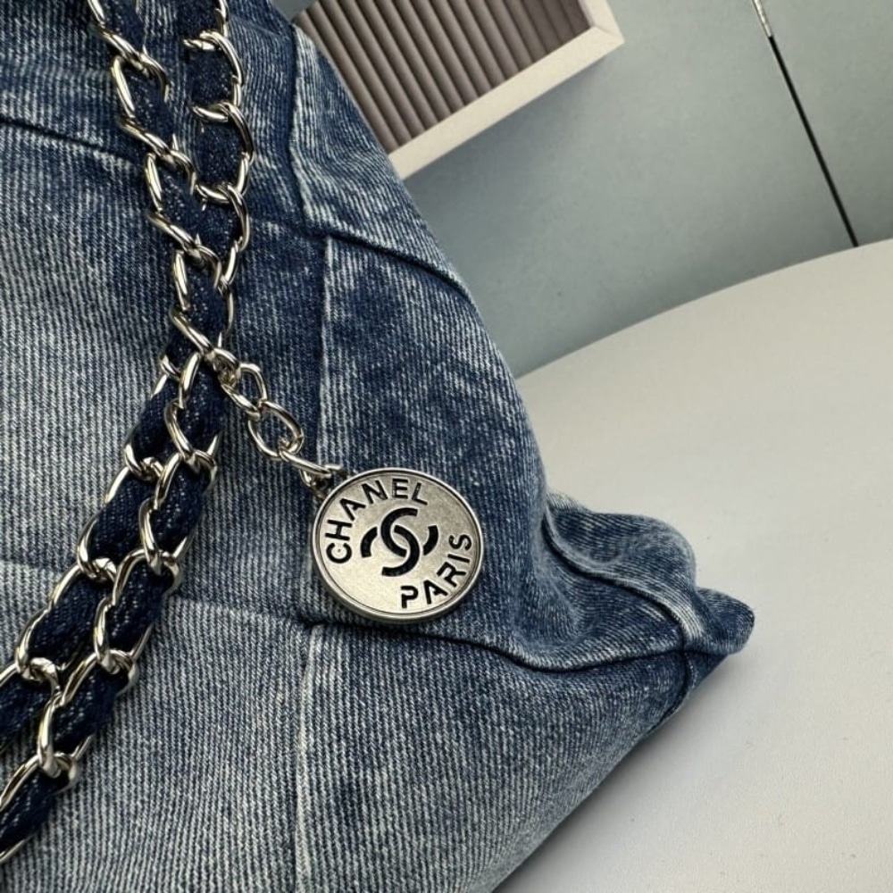Chanel 22 Large Washed Denim Shoulder Bag Blue 41cm AS3261 B10439 NM981 - Image 6