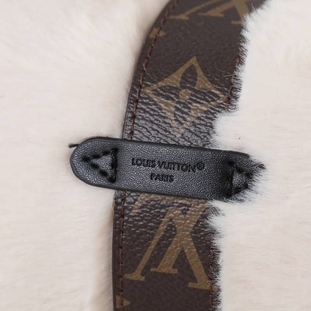 Louis Vuitton Pochette Mia Small Faux Fur Shoulder Bag Creme 22cm M26245 - Image 6