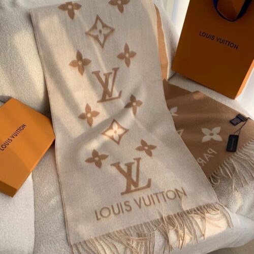 Alternative view of Louis Vuitton Reykjavik Scarf Light Beige 180Cm M78123