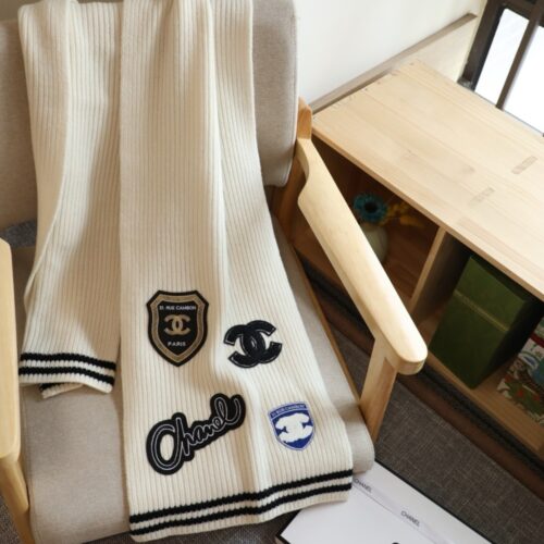 Alternative view of Chanel 24B Cashmere Knitted Badge Scarf White 180Cm