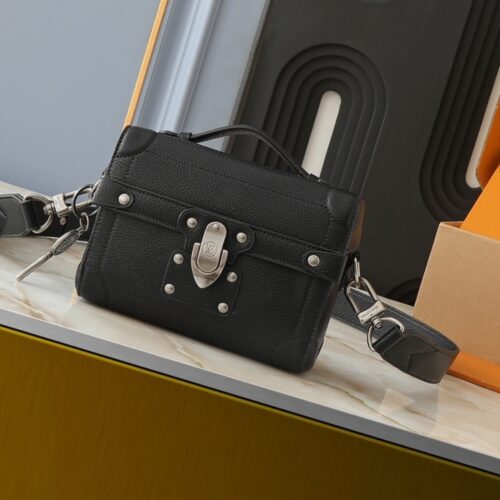 Alternative view of Louis Vuitton Soul Trunk Grained Leather Crossbody Bag Black 19cm M11516