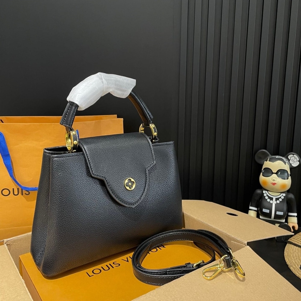 Louis Vuitton Capucines BB Leather Handbag Black 27Cm M94755 - Image 4
