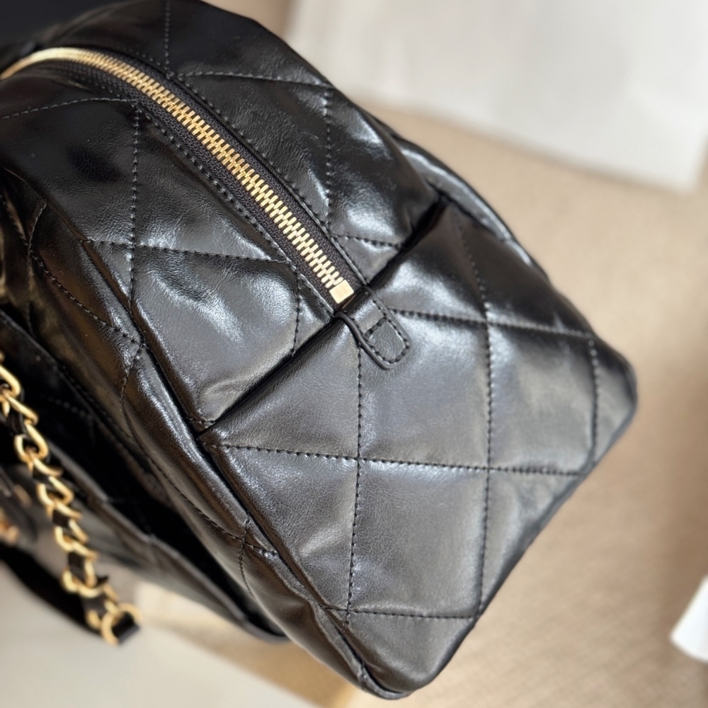 Chanel 24A Maxi Shiny Crumpled Leather Bowling Bag Black 34cm - Image 5