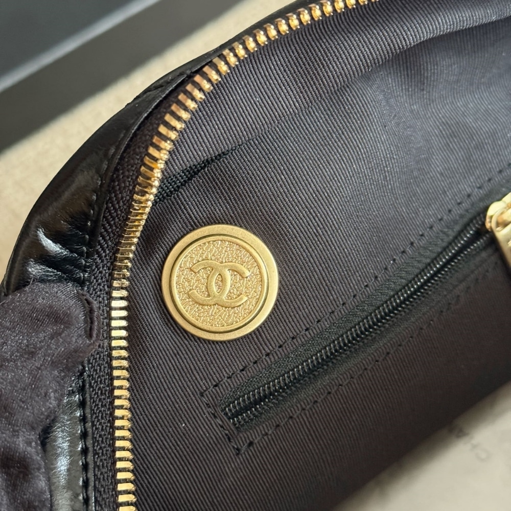 Chanel 24A Maxi Shiny Crumpled Leather Bowling Bag Black 34cm - Image 6
