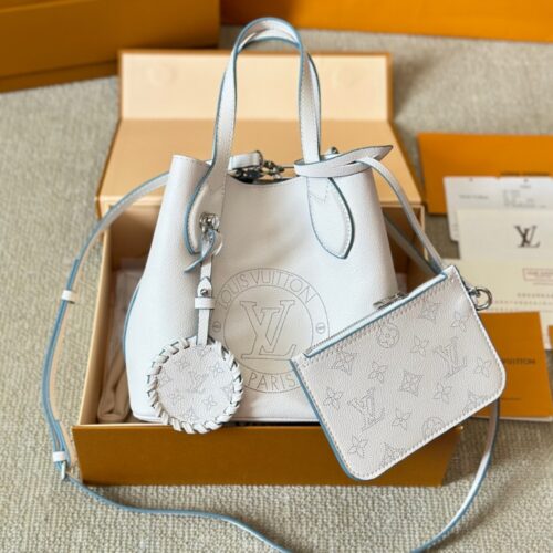 Alternative view of Louis Vuitton Mahina Leather Shoulder Bag White And Blue 23Cm