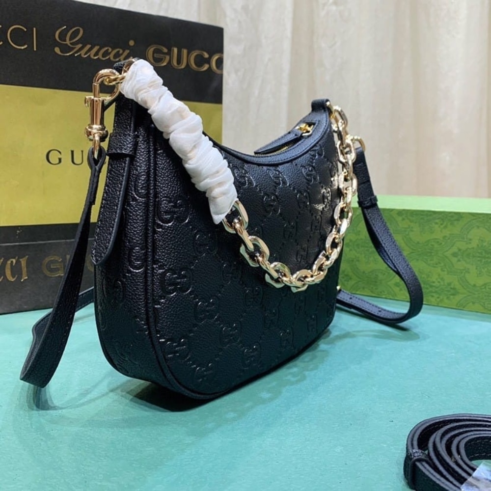 Gucci GG Emblem Small Grained Leather Shoulder Bag Black 23Cm 815409 Aaeem 1000 - Image 5