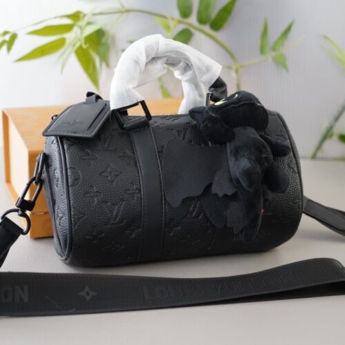 Alternative view of Louis Vuitton Keepall Bandoulière 25 Monogram Taurillon Shoulder Bag Black 24cm M20900