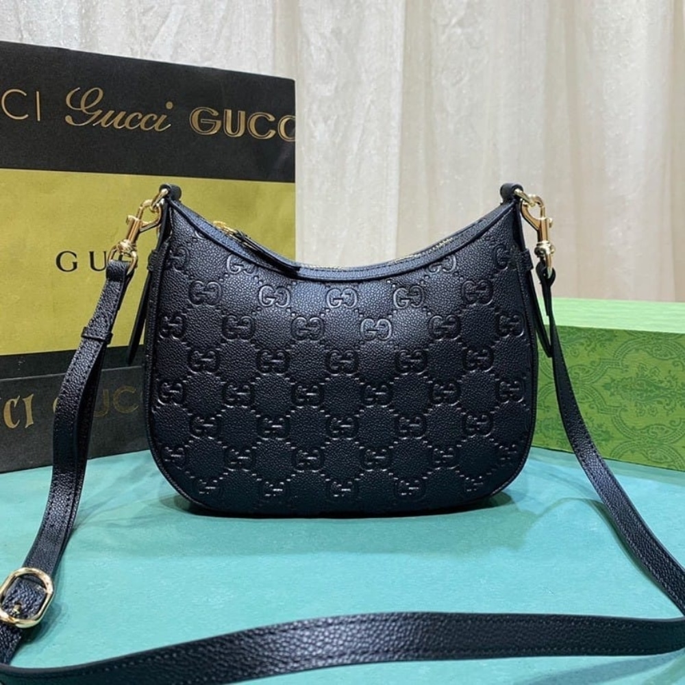 Gucci GG Emblem Small Grained Leather Shoulder Bag Black 23Cm 815409 Aaeem 1000 - Image 3