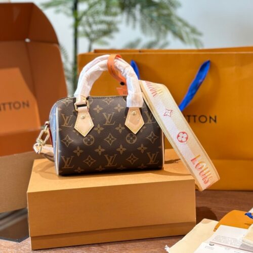 Alternative view of Louis Vuitton Speedy Bandouliére 20 Bag Pink 20Cm M46222