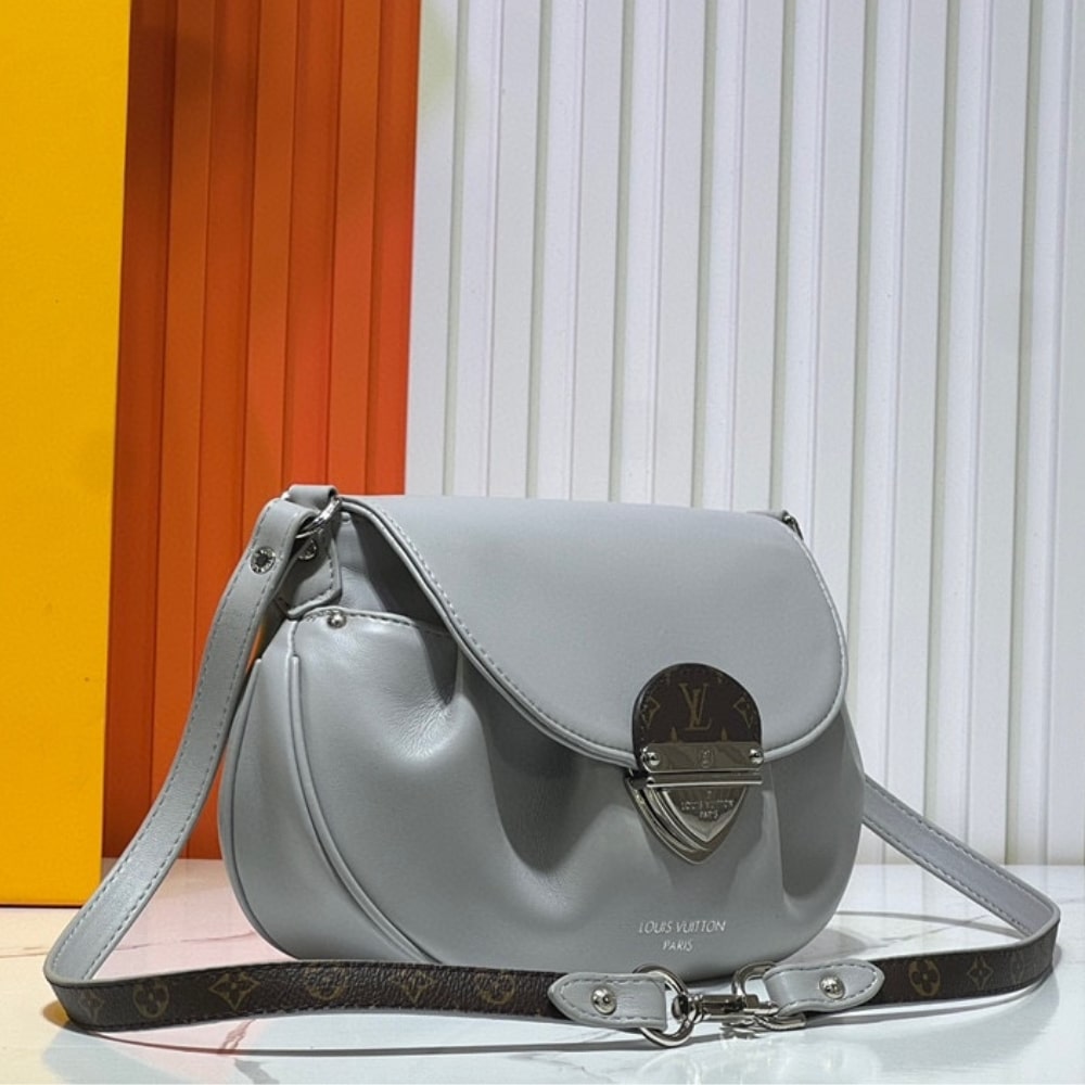 Louis Vuitton Sunset Vibe LV Vibe Shoulder Bag Grey 27Cm - Image 3