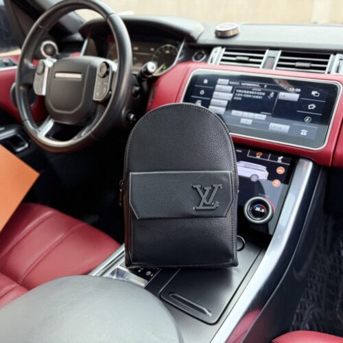 Alternative view of Louis Vuitton Pilot Grained Leather Slingbags Black 30cm M23736