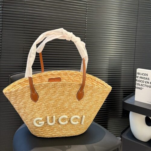 Alternative view of Gucci Medium Straw Tote With Patch Natural 27Cm 779530 9AAE9 9541