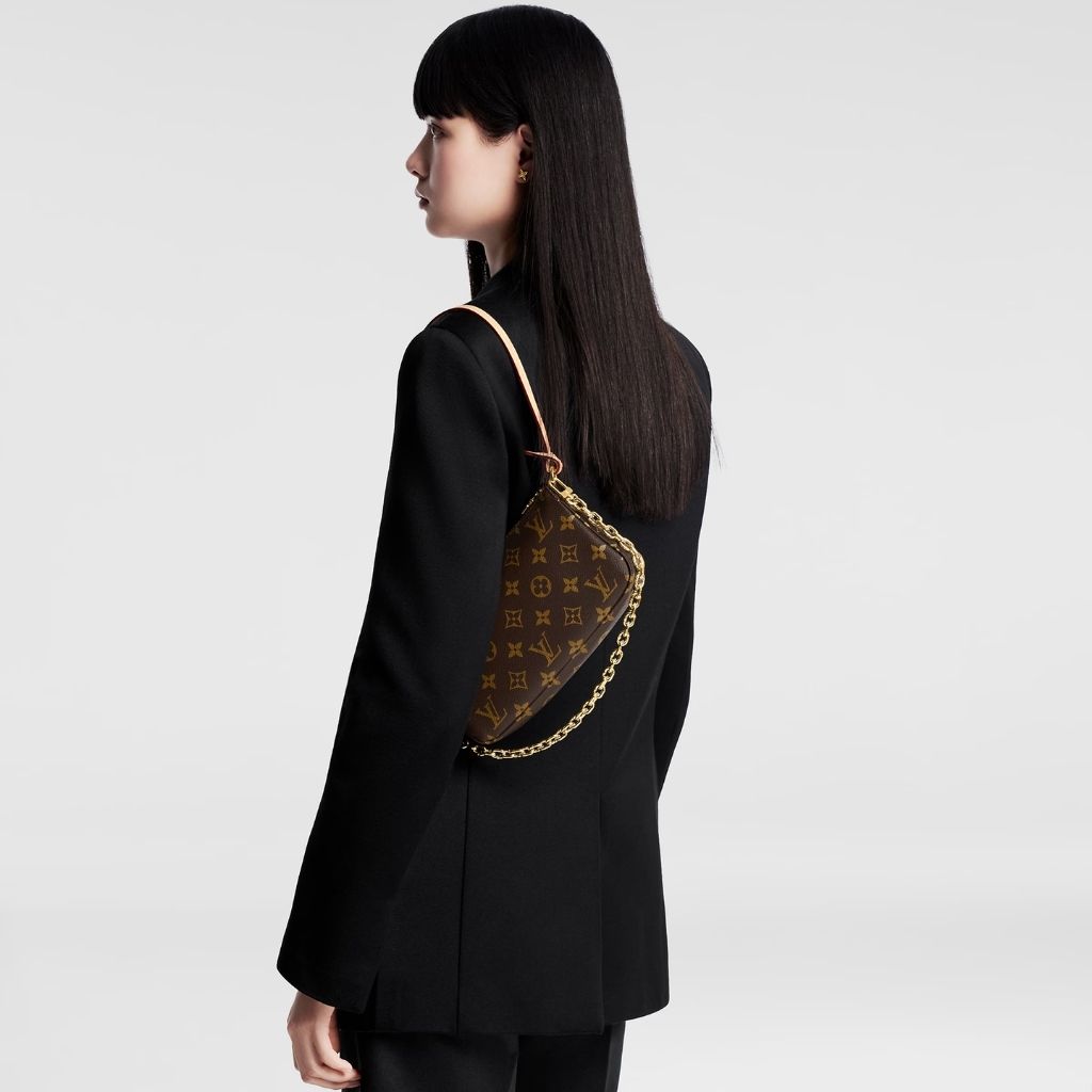 Louis Vuitton Pochette Accessoires Monogram Canvas Shoulder Bag Brown 23Cm M82766 - Image 11