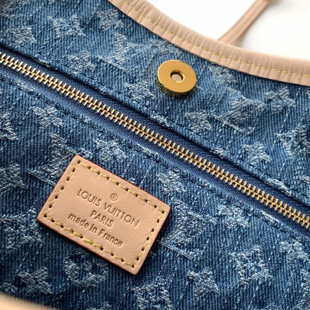 Louis Vuitton Carryall Cargo PM Blue Denim 33Cm - Image 5