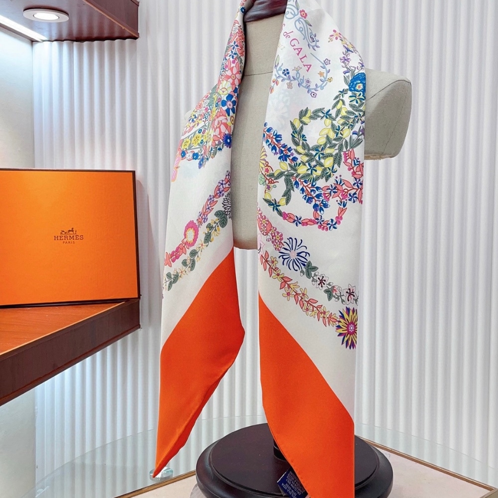 Hermes Brides De Gala En Fleurs Silk Twill Scarf Vermillon 90cm H004192S 04 - Image 5