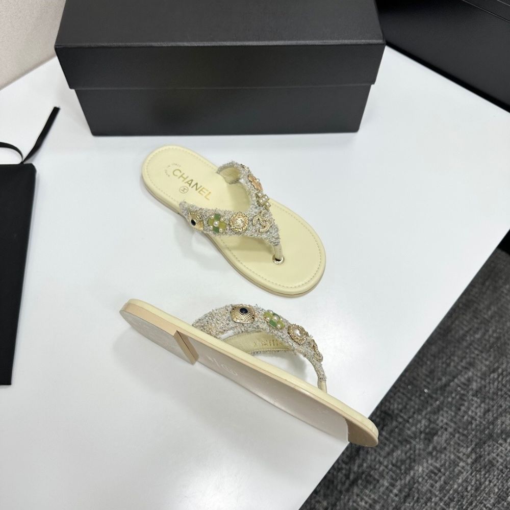 Chanel Thong Jewel Embellished Cream - Image 4