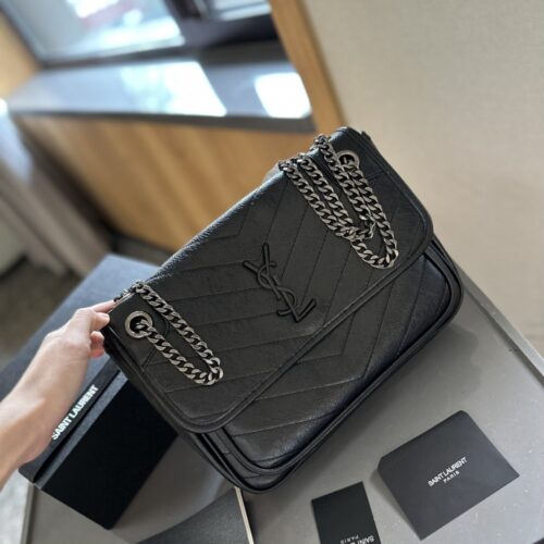 Alternative view of Saint Laurent Niki Medium In Vintage Leather Shoulder Bag Black 28Cm 6331580En041000