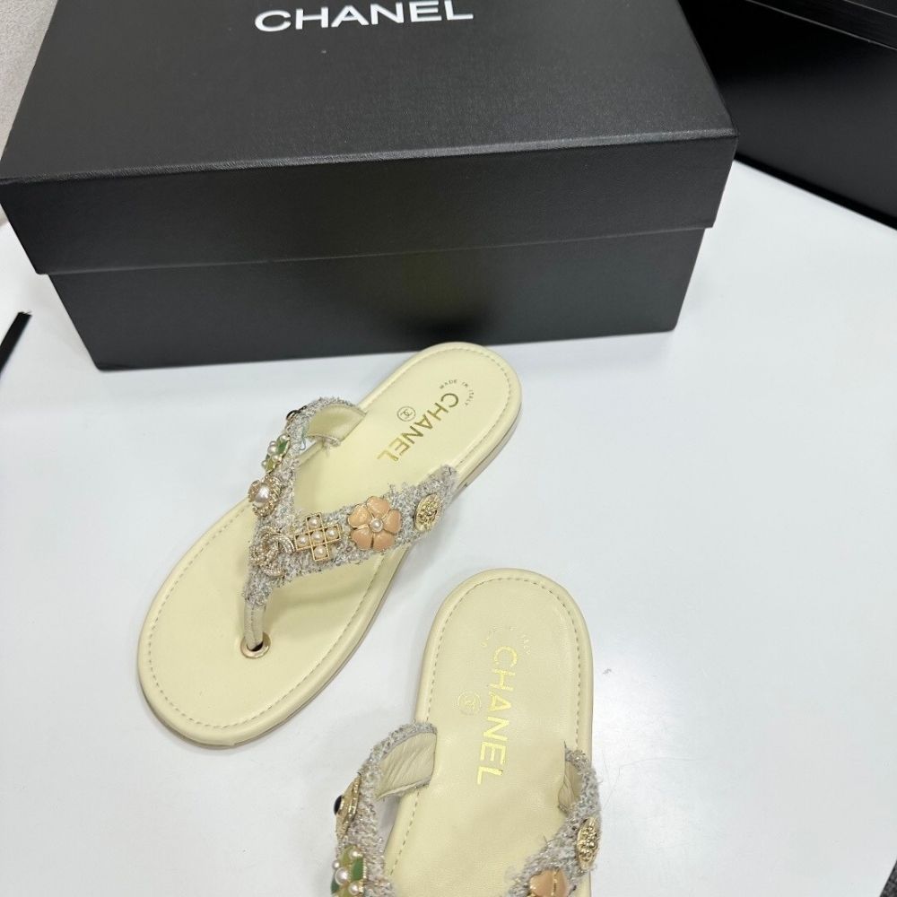 Chanel Thong Jewel Embellished Cream - Image 10
