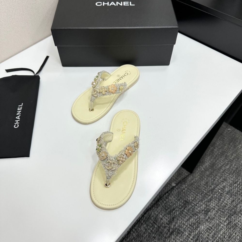 Chanel Thong Jewel Embellished Cream - Image 6