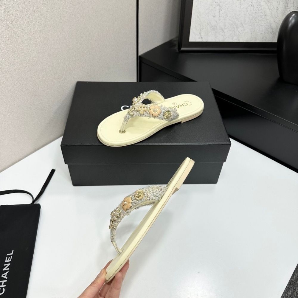 Chanel Thong Jewel Embellished Cream - Image 9