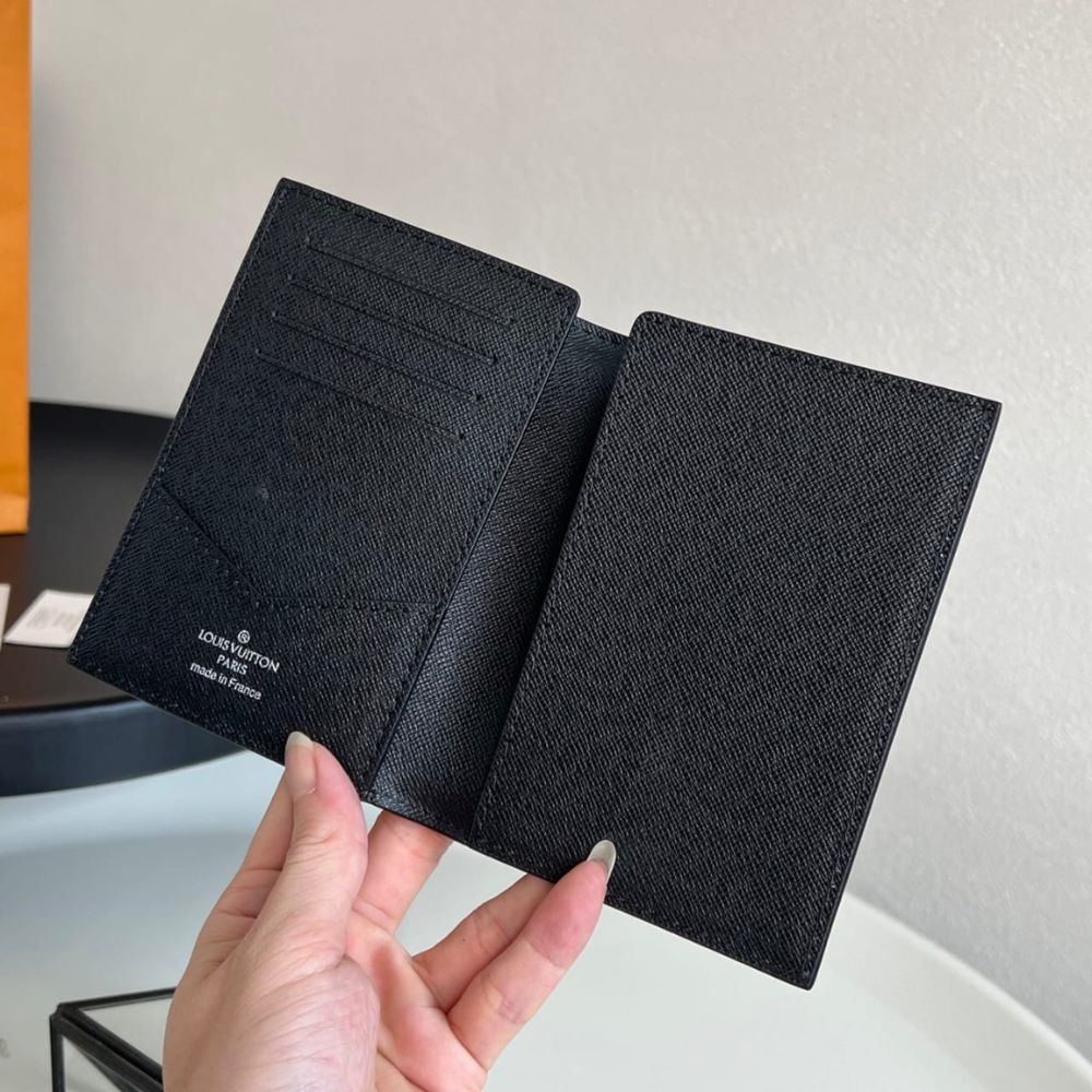 Louis Vuitton Passport Cover Monogram Eclipse Black 14Cm M64501 - Image 6