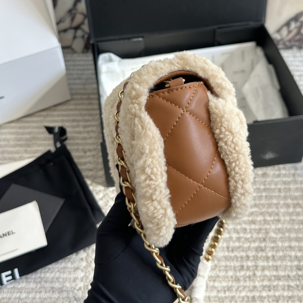 Chanel Teddy Bear Mini Fleece Flap Bags Beige And Brown 18cm AS5148 B18194 NZW48 - Image 6
