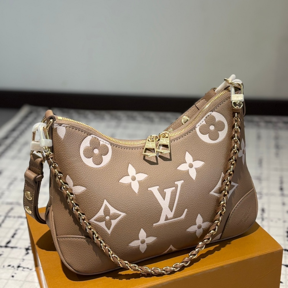 Louis Vuitton Boulogne PM Bicolor Monogram Empreinte Shoulder Bag Crème 26cm M13224 - Image 2