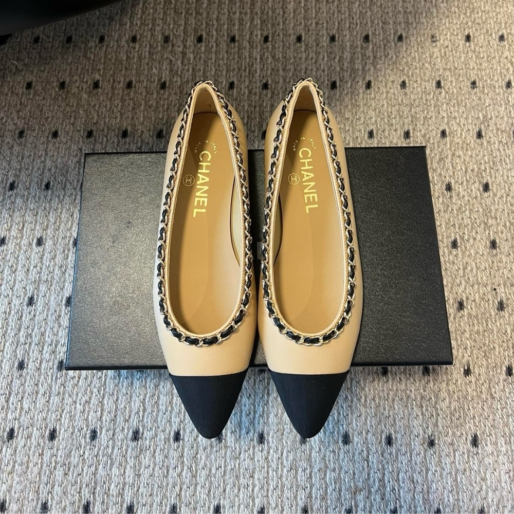 Chanel Ballerina Flat With Chain Smooth Leather And Fabric Beige And Black - Image 2