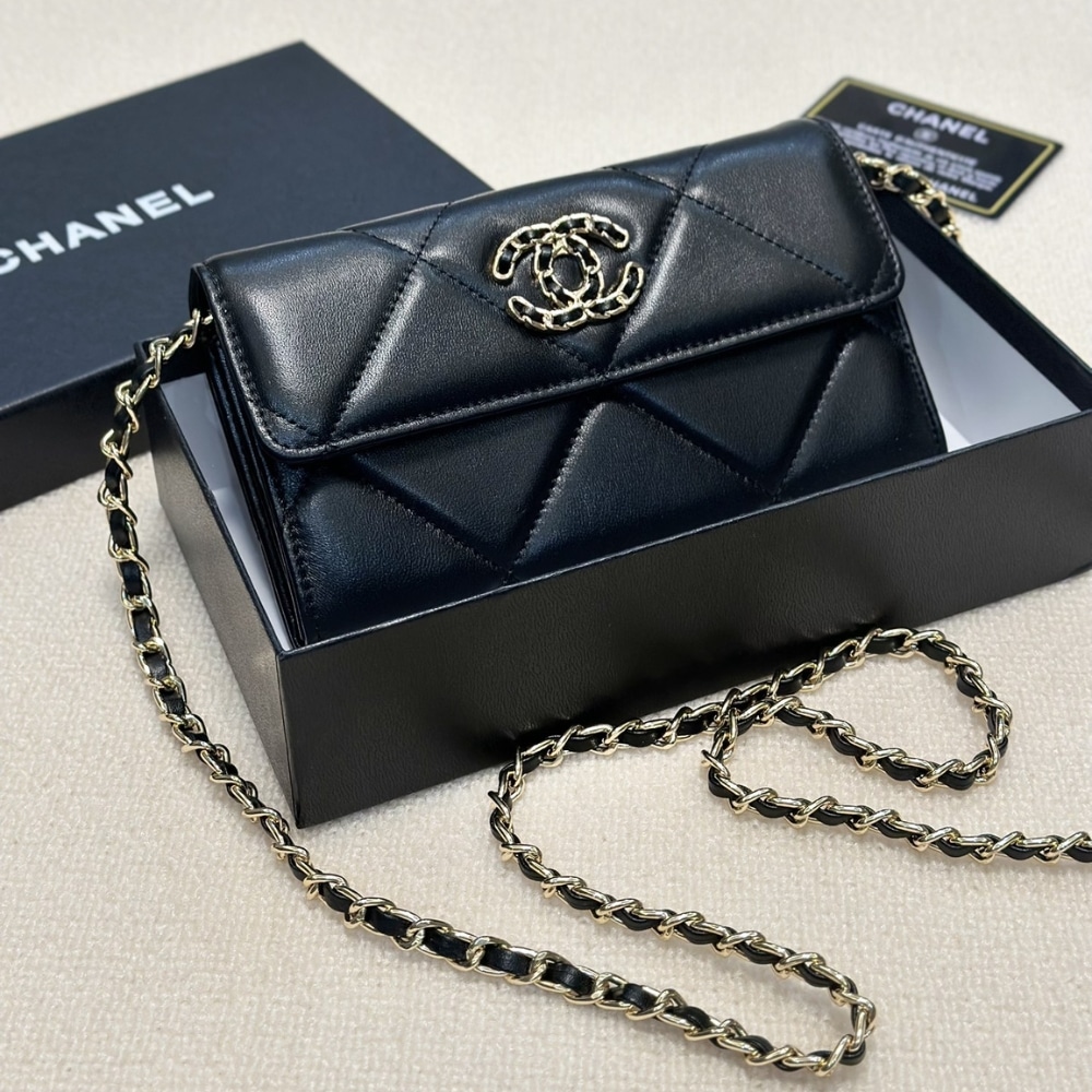 Chanel 19 Small Smooth Leather Wallet On Chain Black 19cm - Image 2
