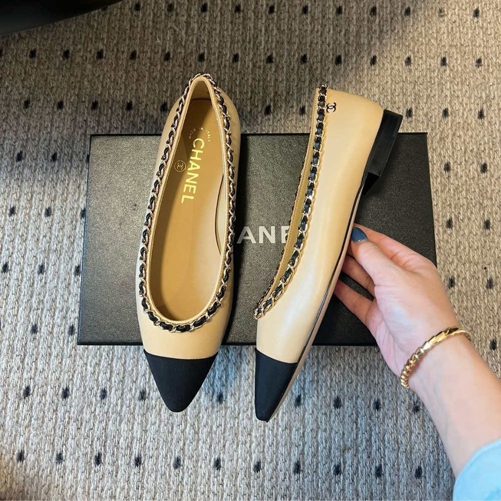 Chanel Ballerina Flat With Chain Smooth Leather And Fabric Beige And Black - Image 4