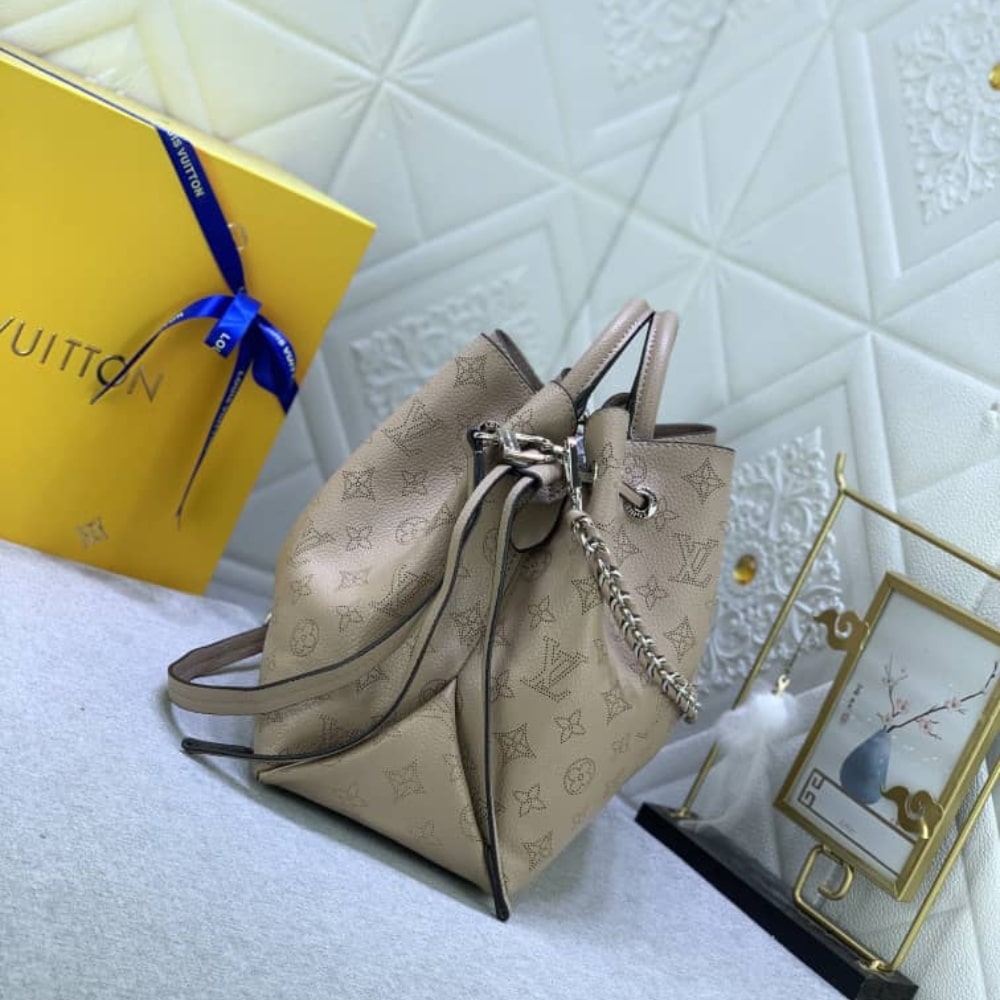 Louis Vuitton Bella Tote Mahina Leather Bucket Bag Galet Grey 32Cm M59201 - Image 5