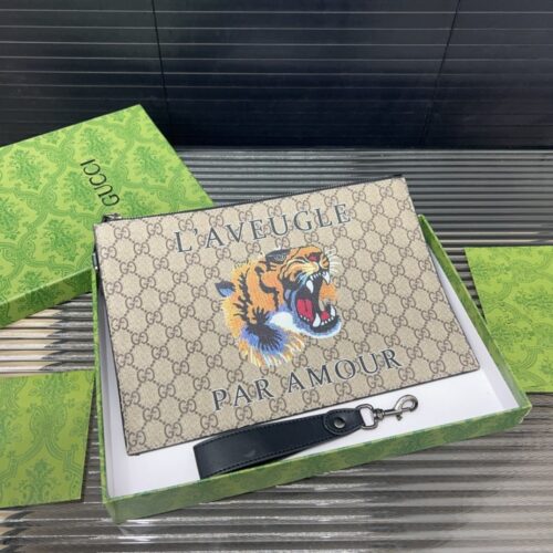 Alternative view of Gucci GG Supreme Canvas Clutch Bag Beige 29Cm