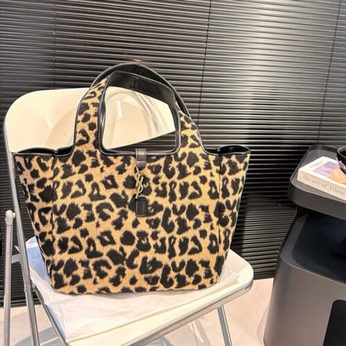 Alternative view of Saint Laurent Le 5 À 7 Bea In Pony Hair Leather Shoulder Bag Leopard 31Cm 763435Aad0N2063
