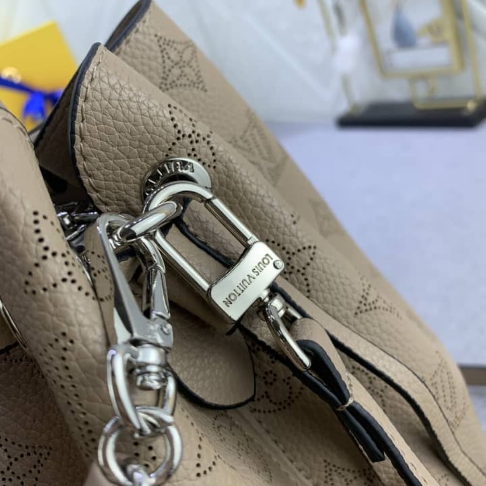 Louis Vuitton Bella Tote Mahina Leather Bucket Bag Galet Grey 32Cm M59201 - Image 6