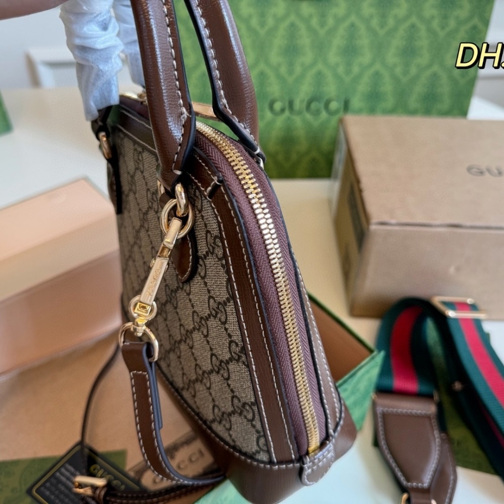 Gucci Horsebit 1955 GG Supreme Canvas Shoulder Bag Beige And Dark Brown 20cm - Image 3