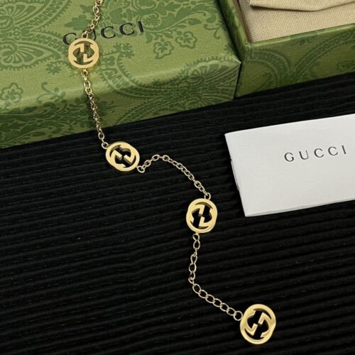 Alternative view of Gucci Interlocking Gold Bracelet Yellow ‎Gold 629904 J8500 8000