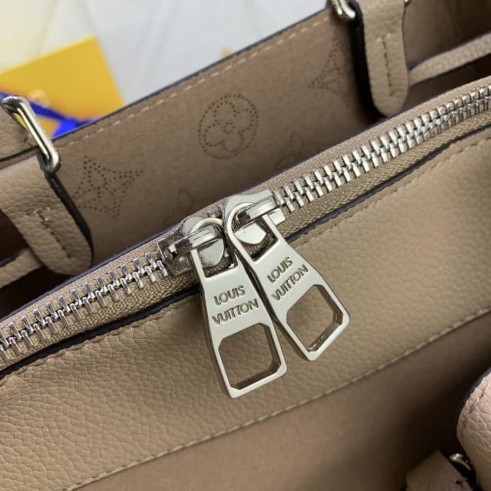 Louis Vuitton Bella Tote Mahina Leather Bucket Bag Galet Grey 32Cm M59201 - Image 8