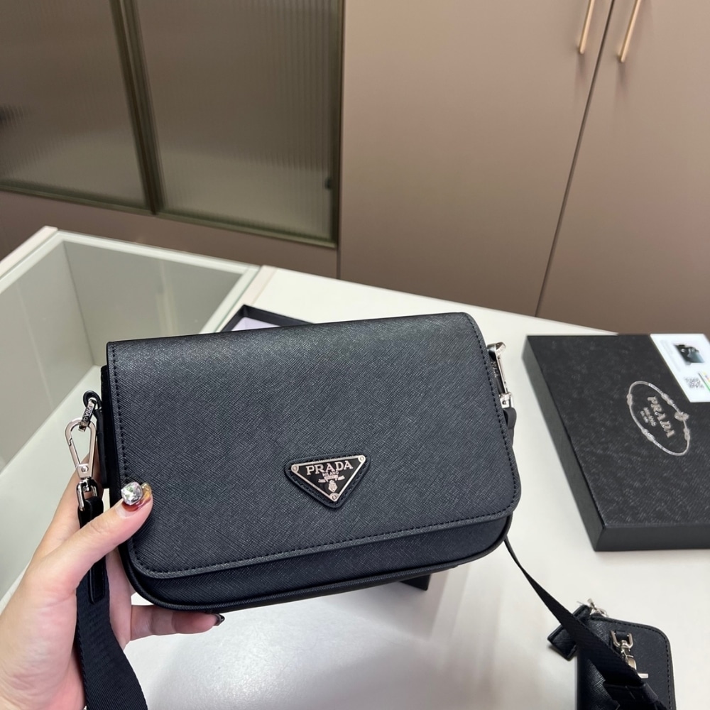 Prada Saffiano Leather Shoulder Bag Black 22cm 2VD059 9Z2 F0002 V OOO - Image 5