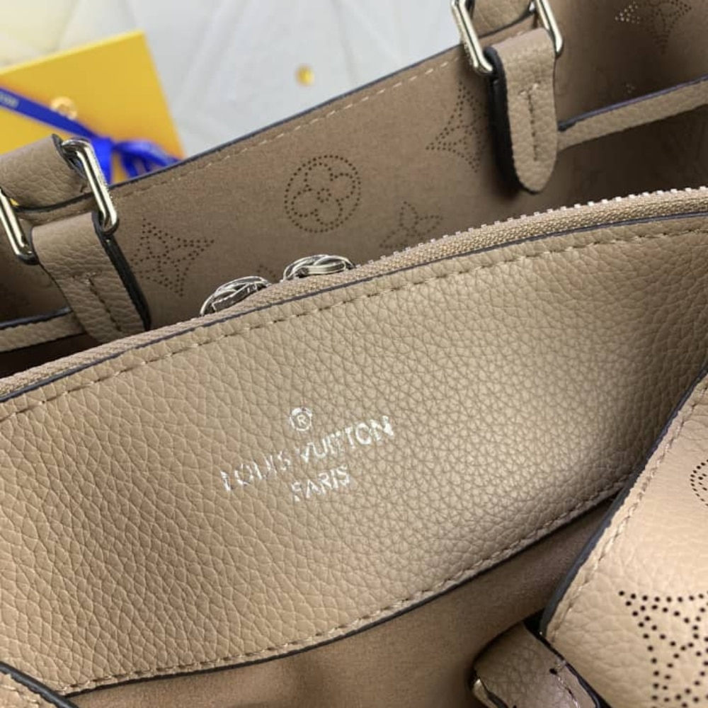 Louis Vuitton Bella Tote Mahina Leather Bucket Bag Galet Grey 32Cm M59201 - Image 9