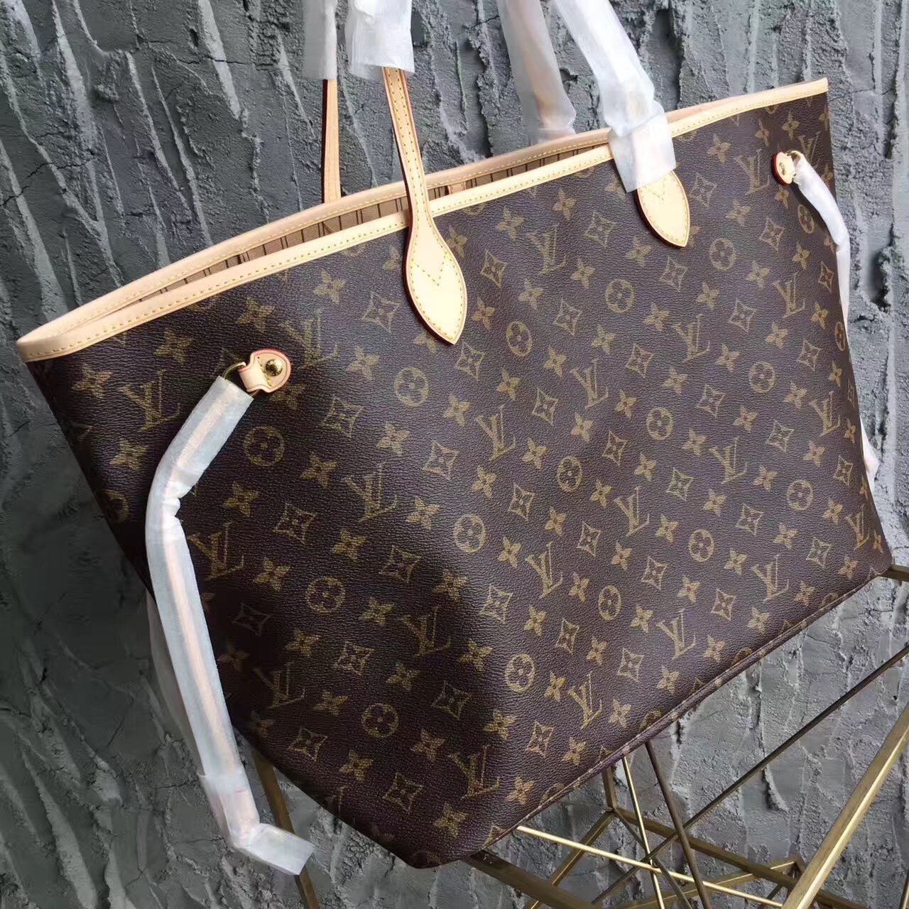 Louis Vuitton Neverfull GM Monogram Canvas Tote Bag Beige 39Cm M40990 - Image 2