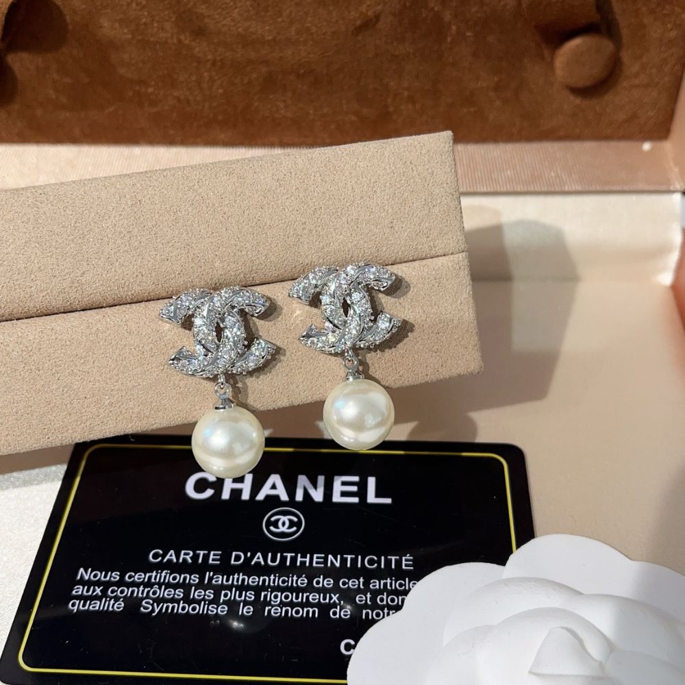 Chanel Cc Pearl Dangle Earrings Silver - Image 4