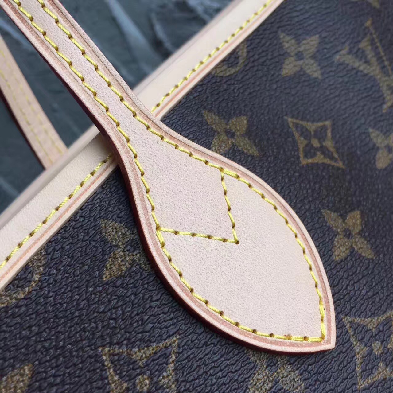 Louis Vuitton Neverfull GM Monogram Canvas Tote Bag Beige 39Cm M40990 - Image 3