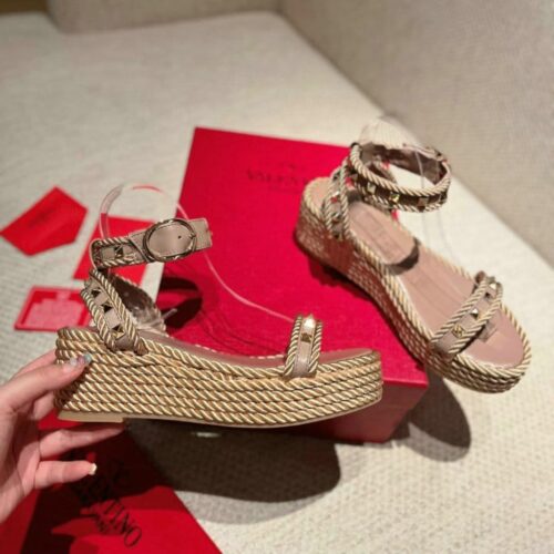 Alternative view of Valentino Rockstud Flatform Sandal In Leather Beige 45Mm 7W2S0GI3BAE P45