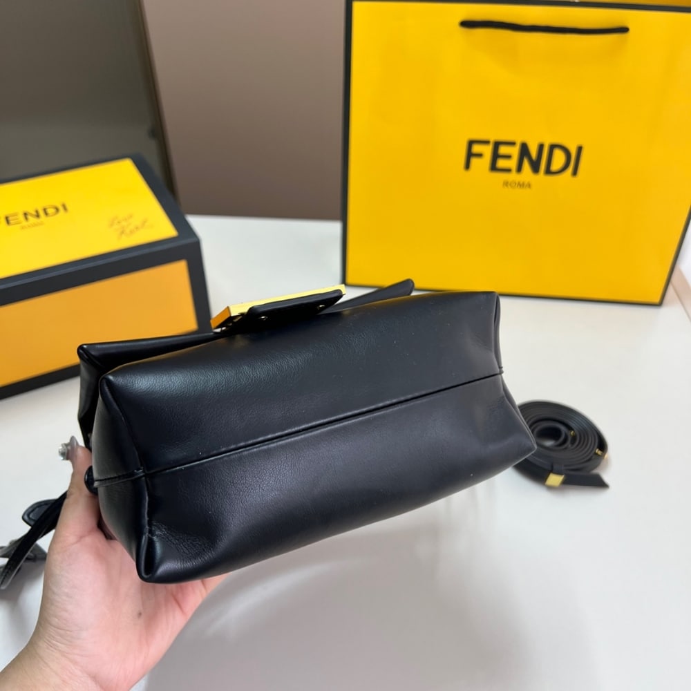 Fendi Mamma Baguette Small Leather Shoulder Bag Black 18Cm 8Bs105Abvef0Kur - Image 4