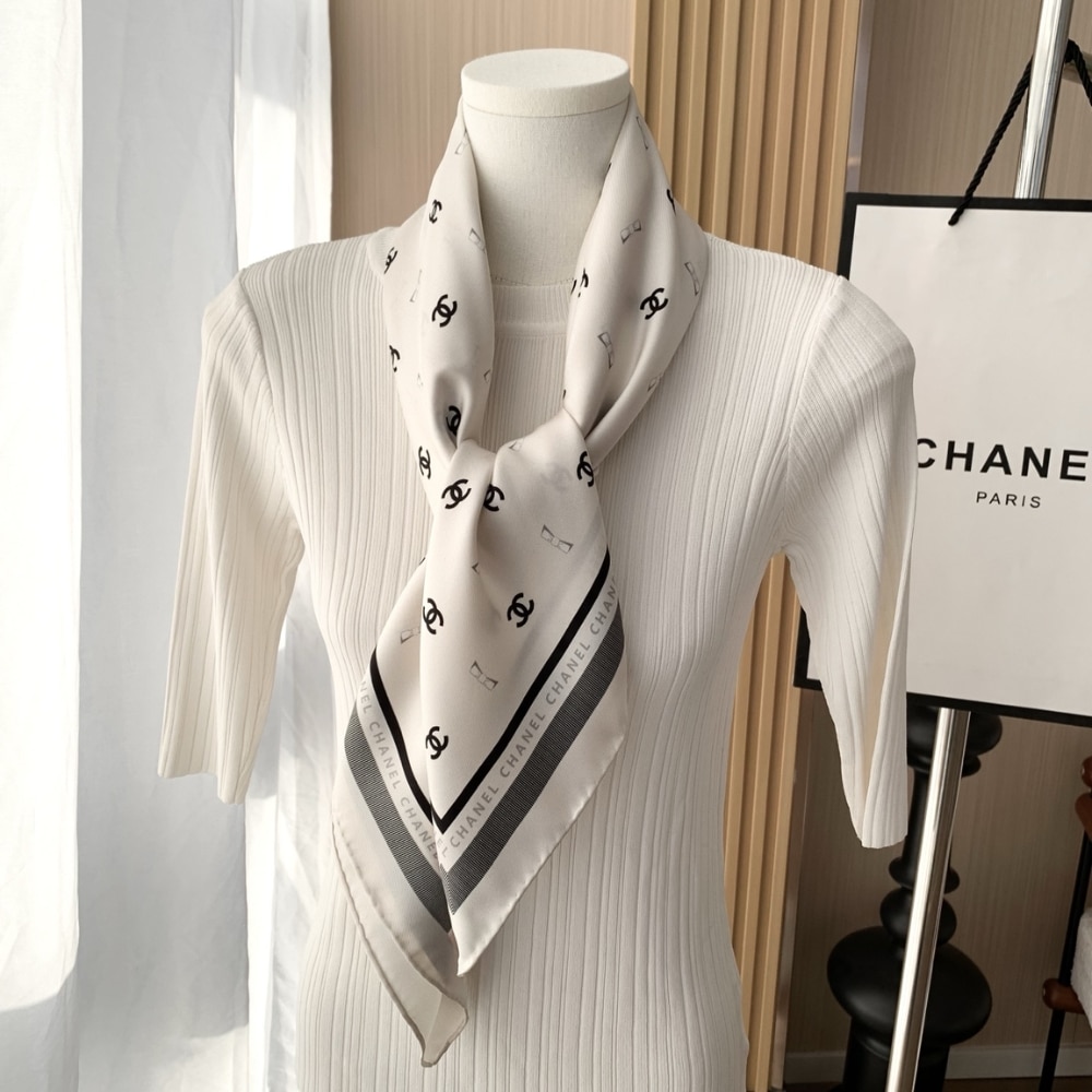 Chanel Square Scarf Jacquard Silk Twill Ecru Black And White 90cm AAA777 B19447 NAFFT - Image 7