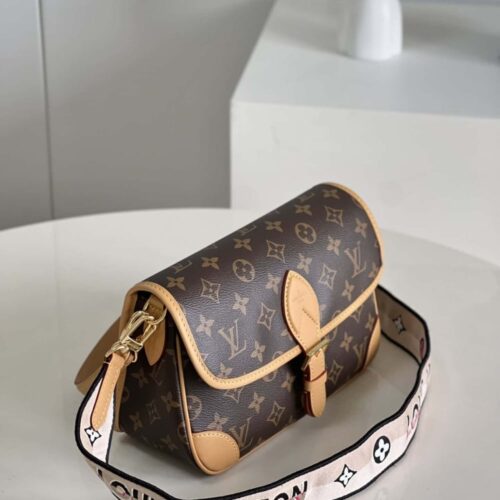 Alternative view of Louis Vuitton Diane Monogram Canvas Shoulder Bag Black 24Cm M45985